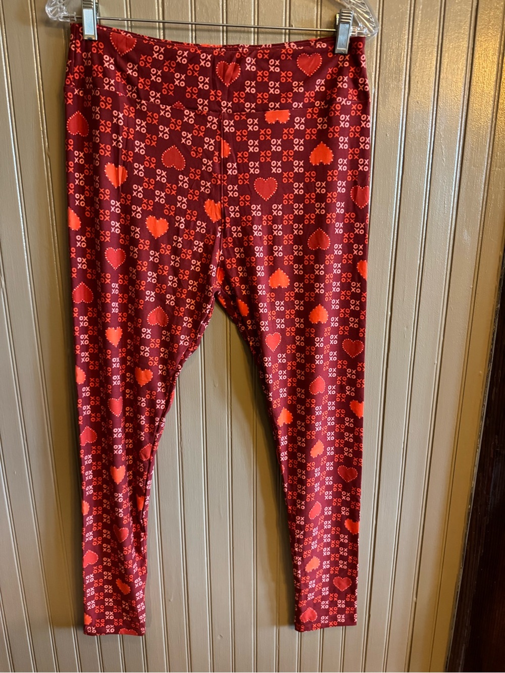 New LuLaRoe Red Heart & XO Print Leggings tall & curvy